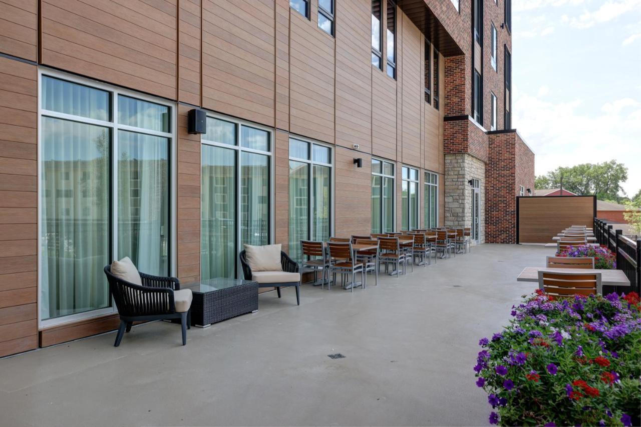 Courtyard By Marriott Iowa City University Heights Extérieur photo