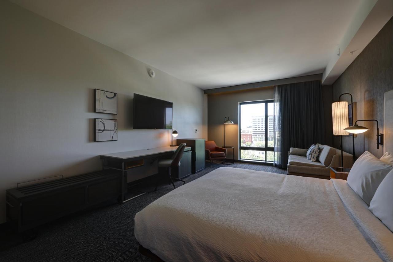 Courtyard By Marriott Iowa City University Heights Extérieur photo