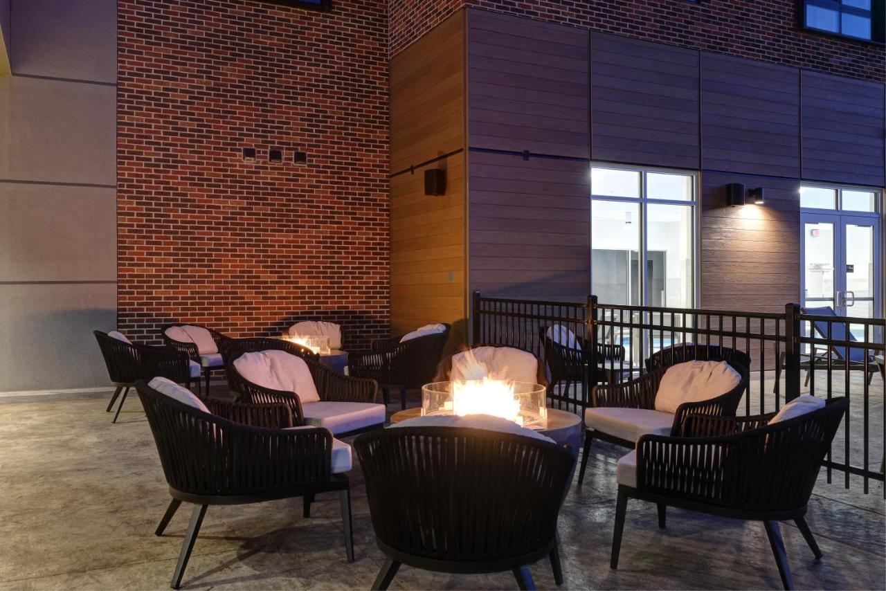 Courtyard By Marriott Iowa City University Heights Extérieur photo