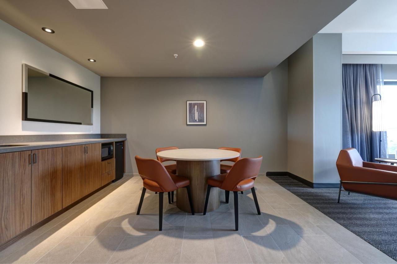 Courtyard By Marriott Iowa City University Heights Extérieur photo