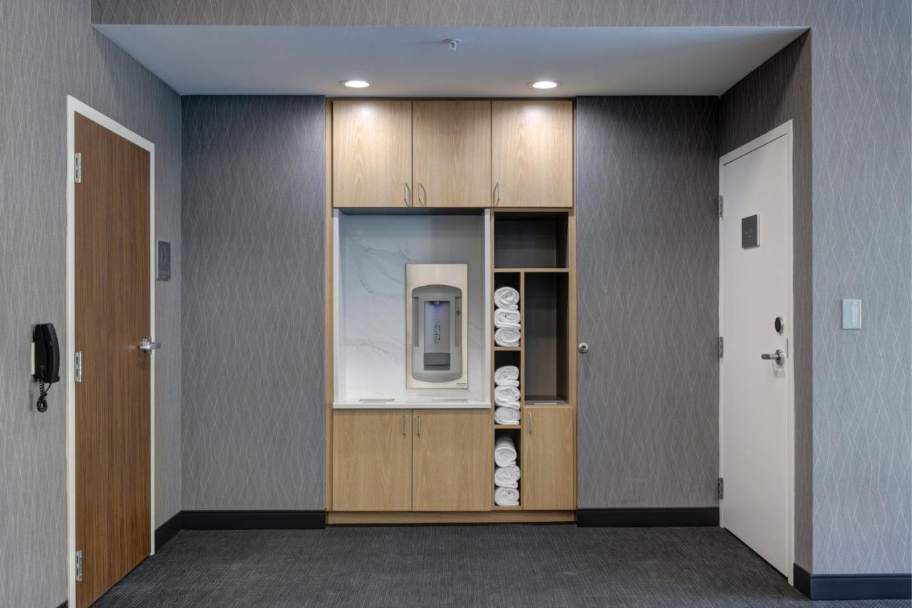 Courtyard By Marriott Iowa City University Heights Extérieur photo