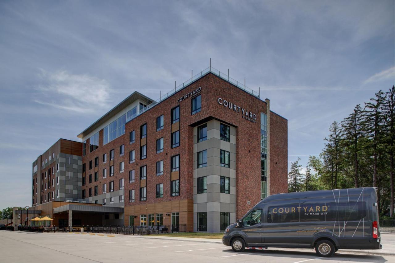 Courtyard By Marriott Iowa City University Heights Extérieur photo
