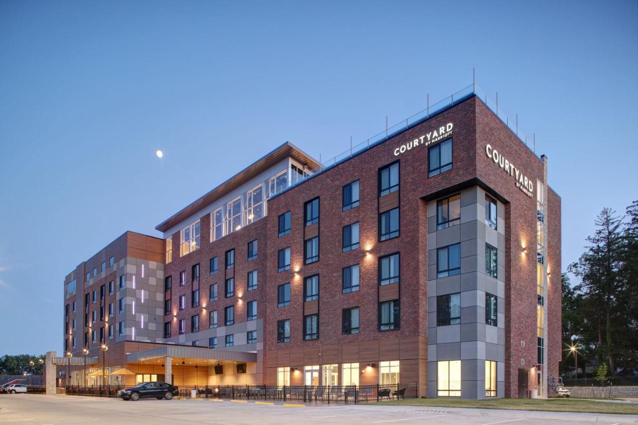 Courtyard By Marriott Iowa City University Heights Extérieur photo