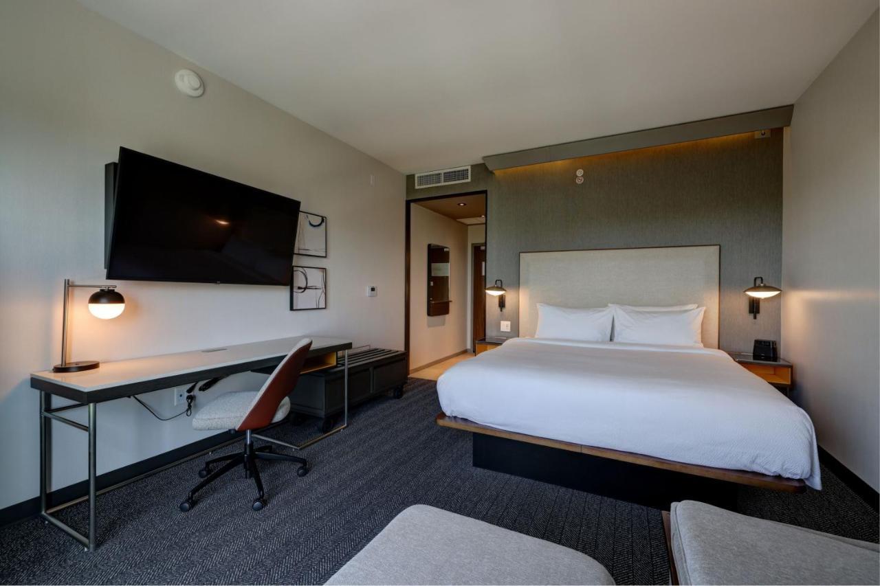 Courtyard By Marriott Iowa City University Heights Extérieur photo