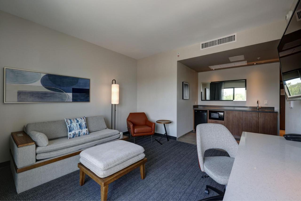 Courtyard By Marriott Iowa City University Heights Extérieur photo