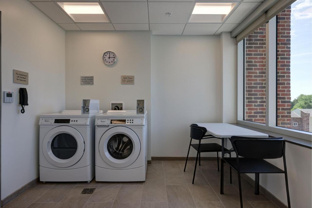 Courtyard By Marriott Iowa City University Heights Extérieur photo