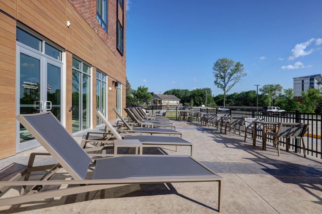 Courtyard By Marriott Iowa City University Heights Extérieur photo